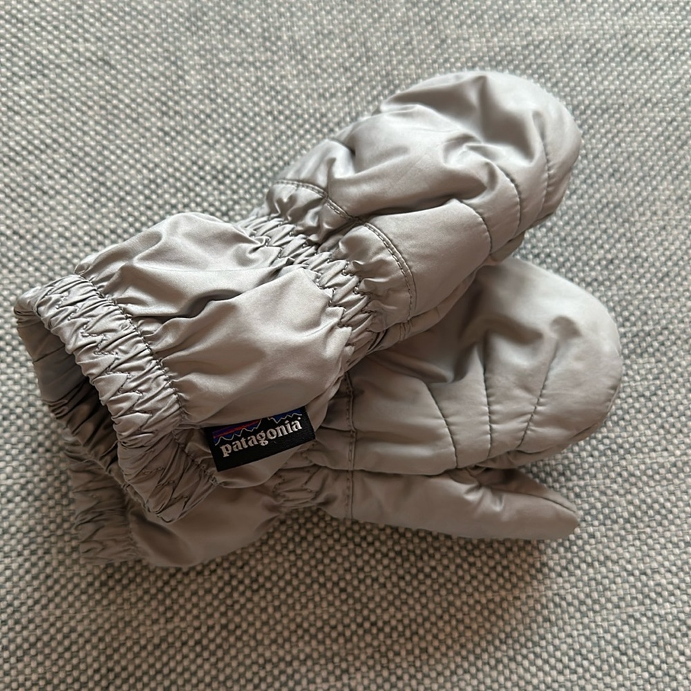 Patagonia 3-6 month Baby Puff Mittens